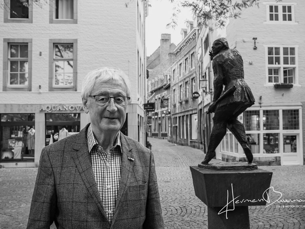Bij de Mestreechter Geis is het portret van Jo gemaakt. De fotograaf heeft hier zijn foto en verhaal gemaakt in Maastricht